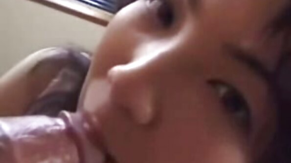 Mažoji Amanda Clarke išbando analinį seksą su savo BF